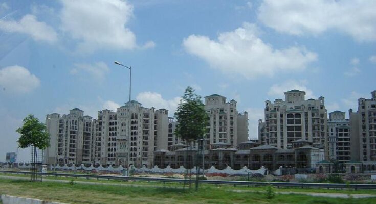 reasons-why-should-you-buy-property-in-noida-latest-real-estate-news